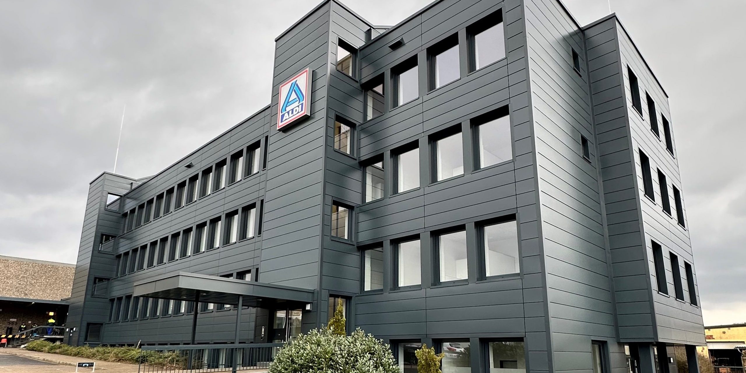 Verwaltungsgebäude nach Sanierung